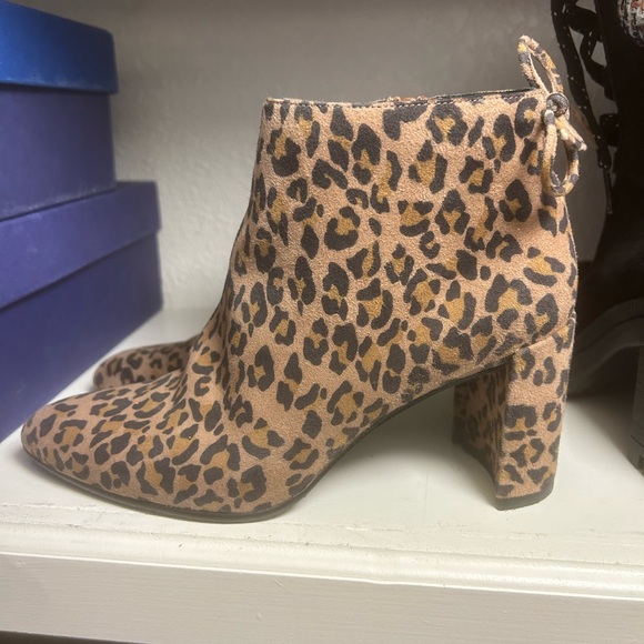 Stuart Weitzman, Lofty Bootie, Leopard Print, Brown Black 5. Pristine Condition! - Picture 6 of 16